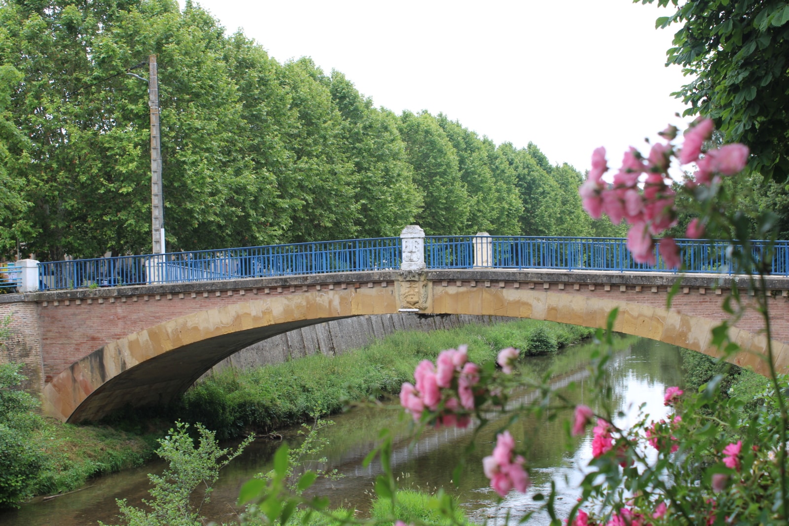 l'isle-en-dodon
wooden footbridge