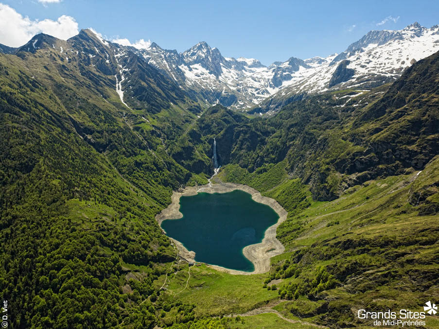 Lac d'Oô - lac emblématique des Pyrénées
